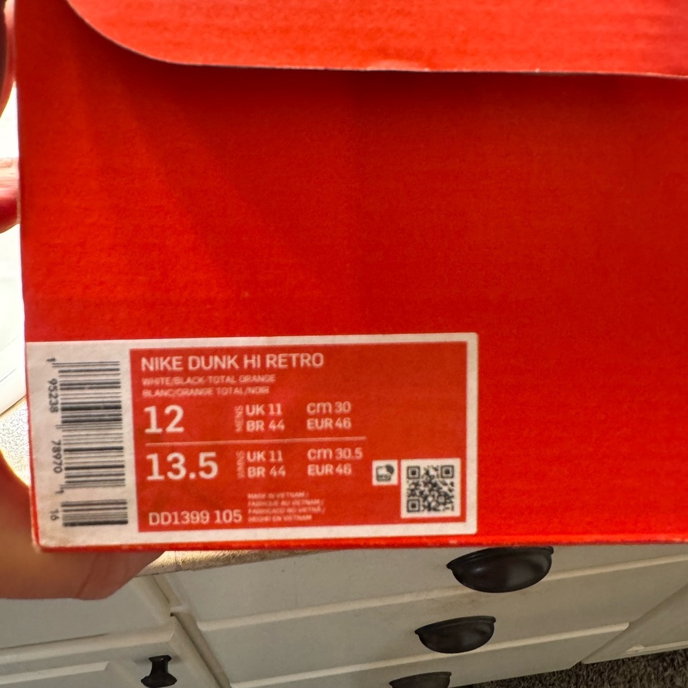 Nike Men's Black and White High-Top Sneakers - Picture 2 of 2
